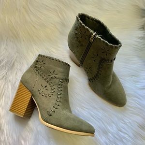 ARider Women’s Olive Booties (Size 8)